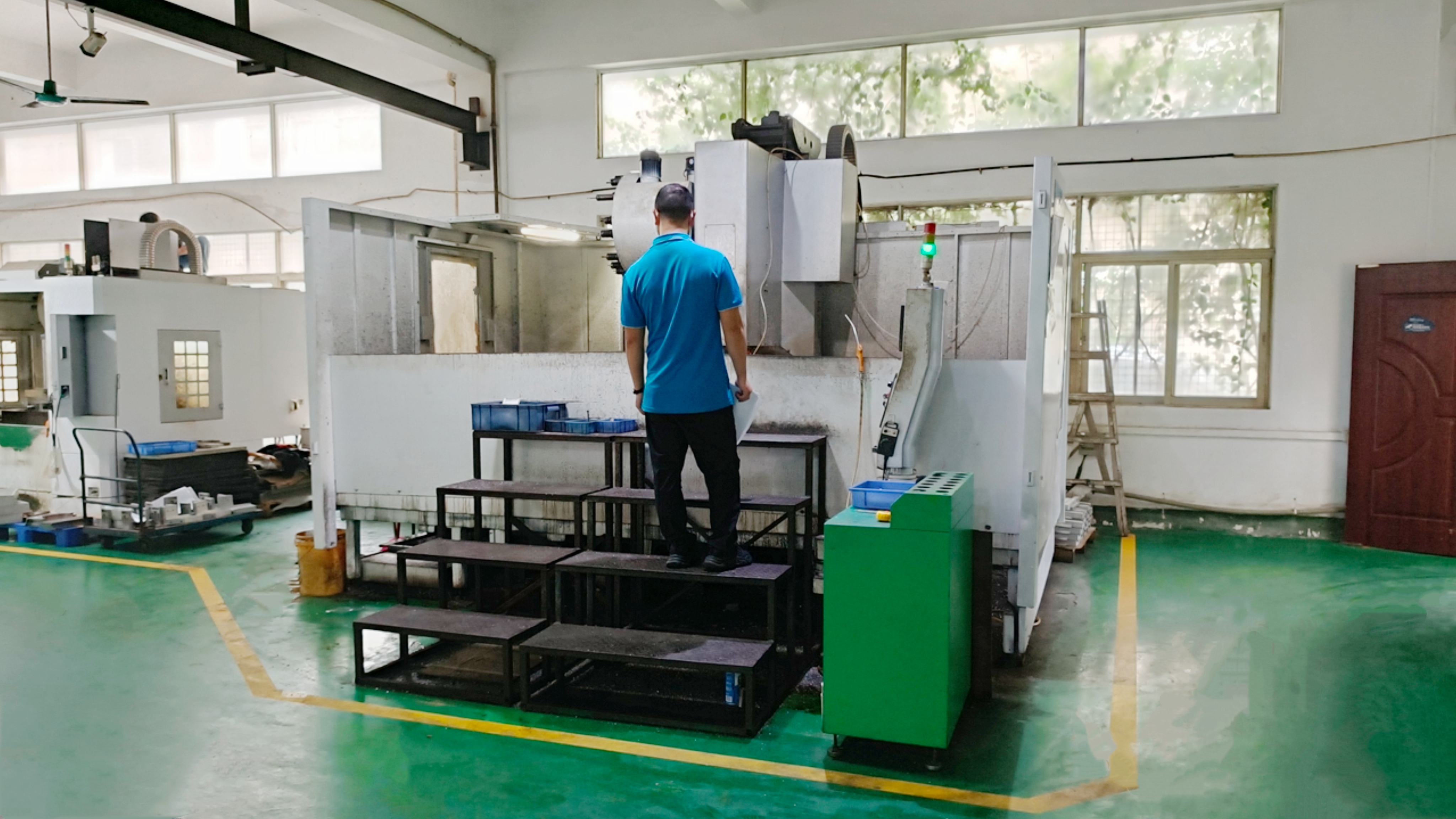  Large CNC milling machine 