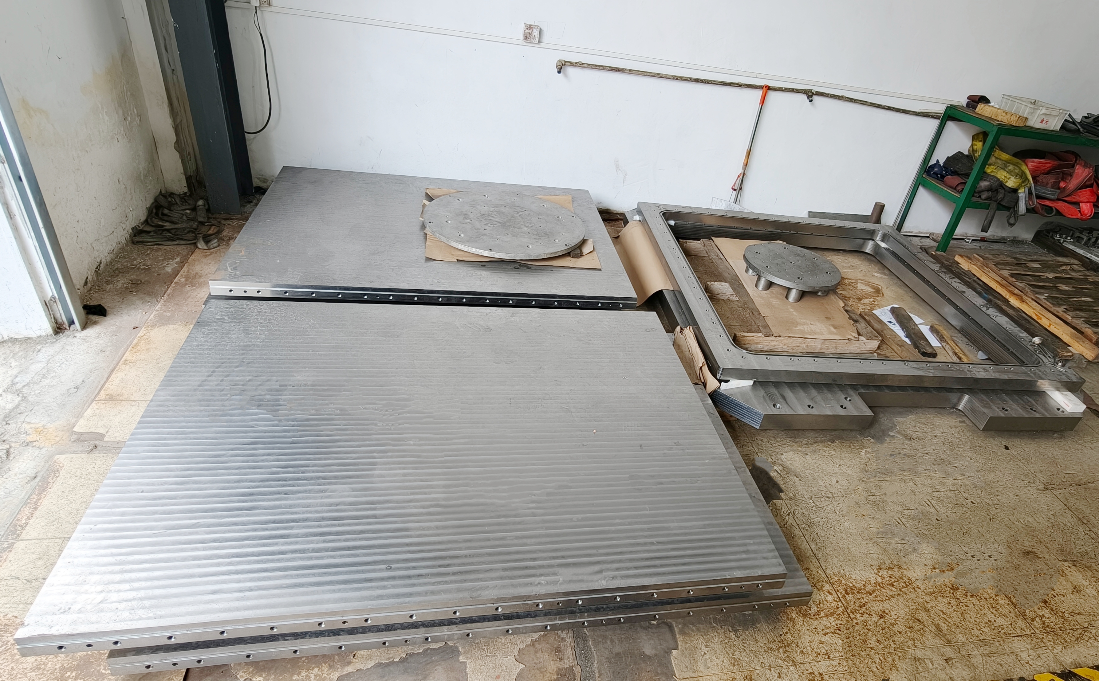 Large-scale metal parts