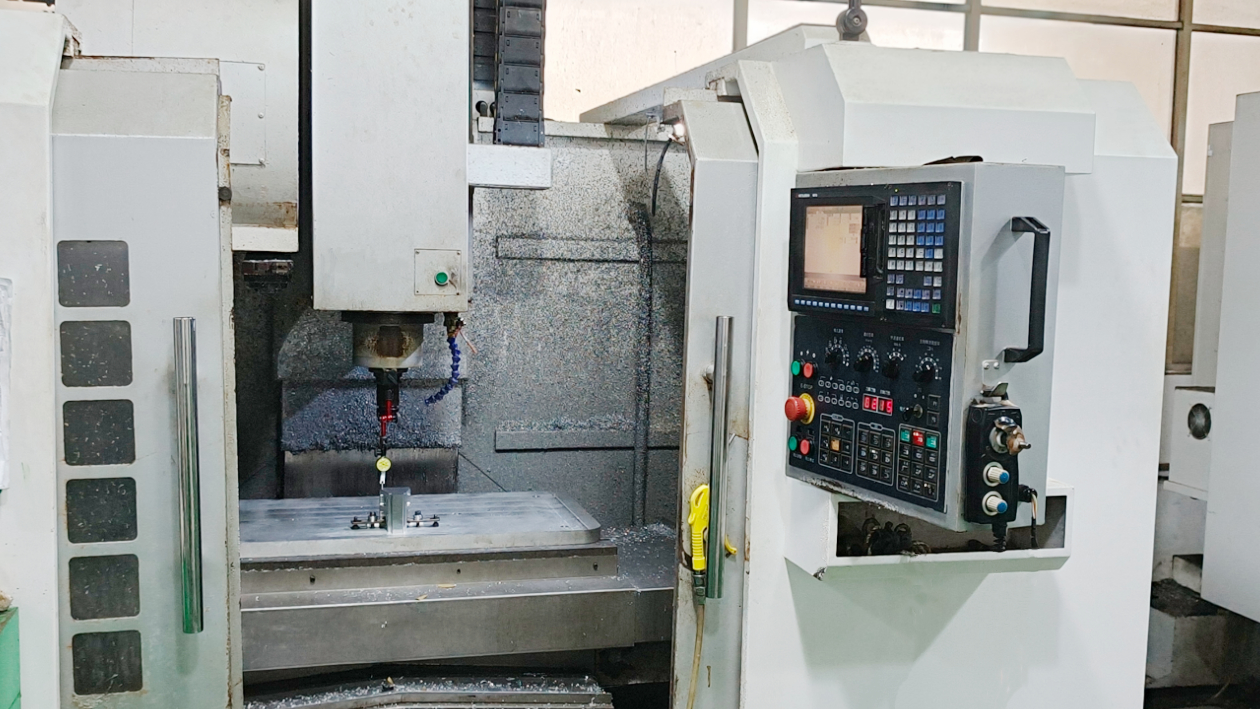  CNC milling machine 