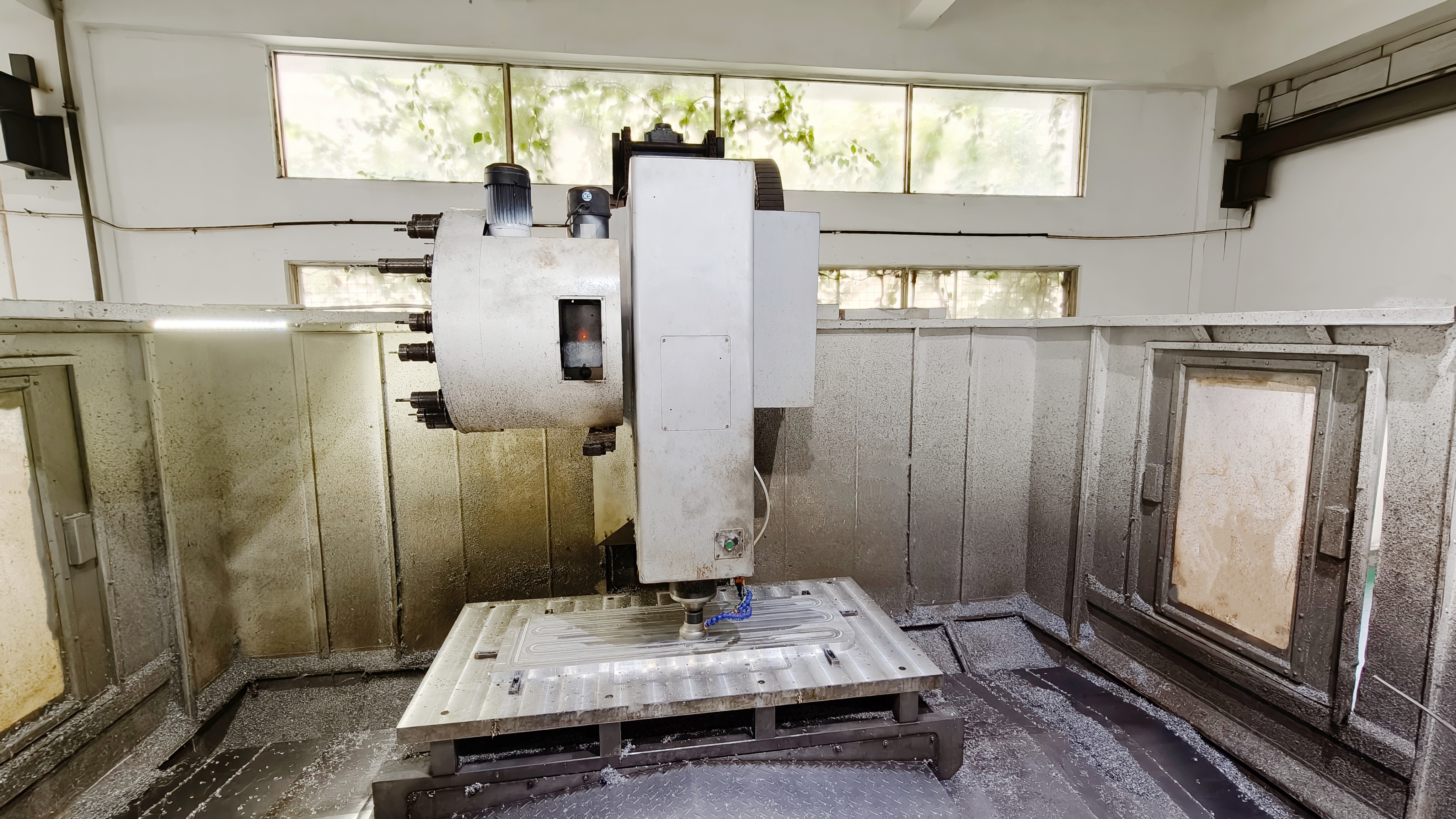  Large CNC milling machine 