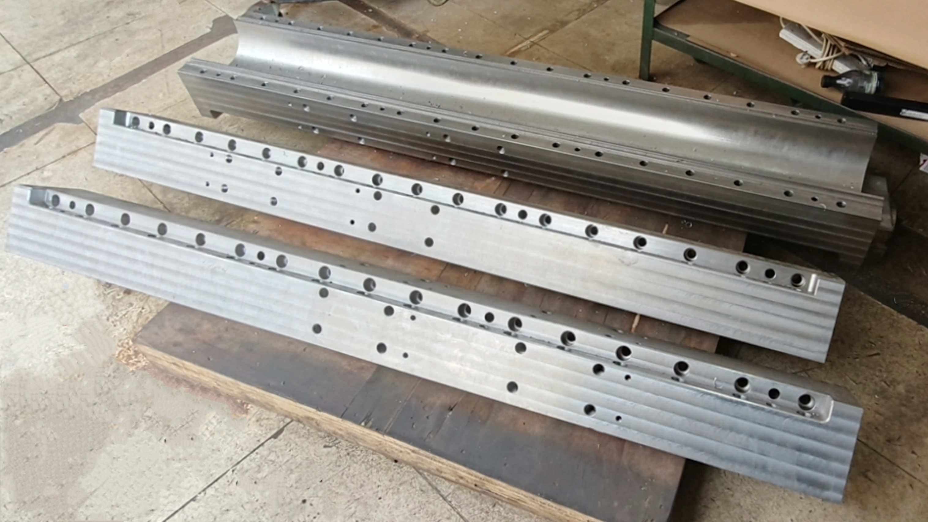 Large-scale metal parts